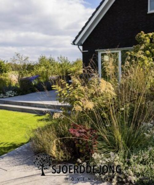 Strakke-bloementuin-Voorst-Sjoerd-de-Jong-Hovenier-18-a-600x400-1